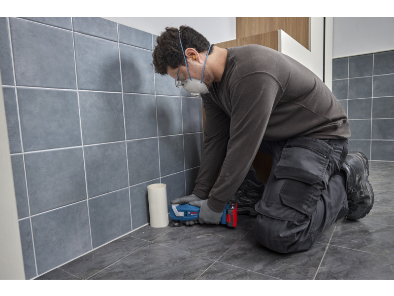 Akumulatorsko multifunkcijsko orodje Bosch GOP 18V-30 v kovčku, 06018G3001